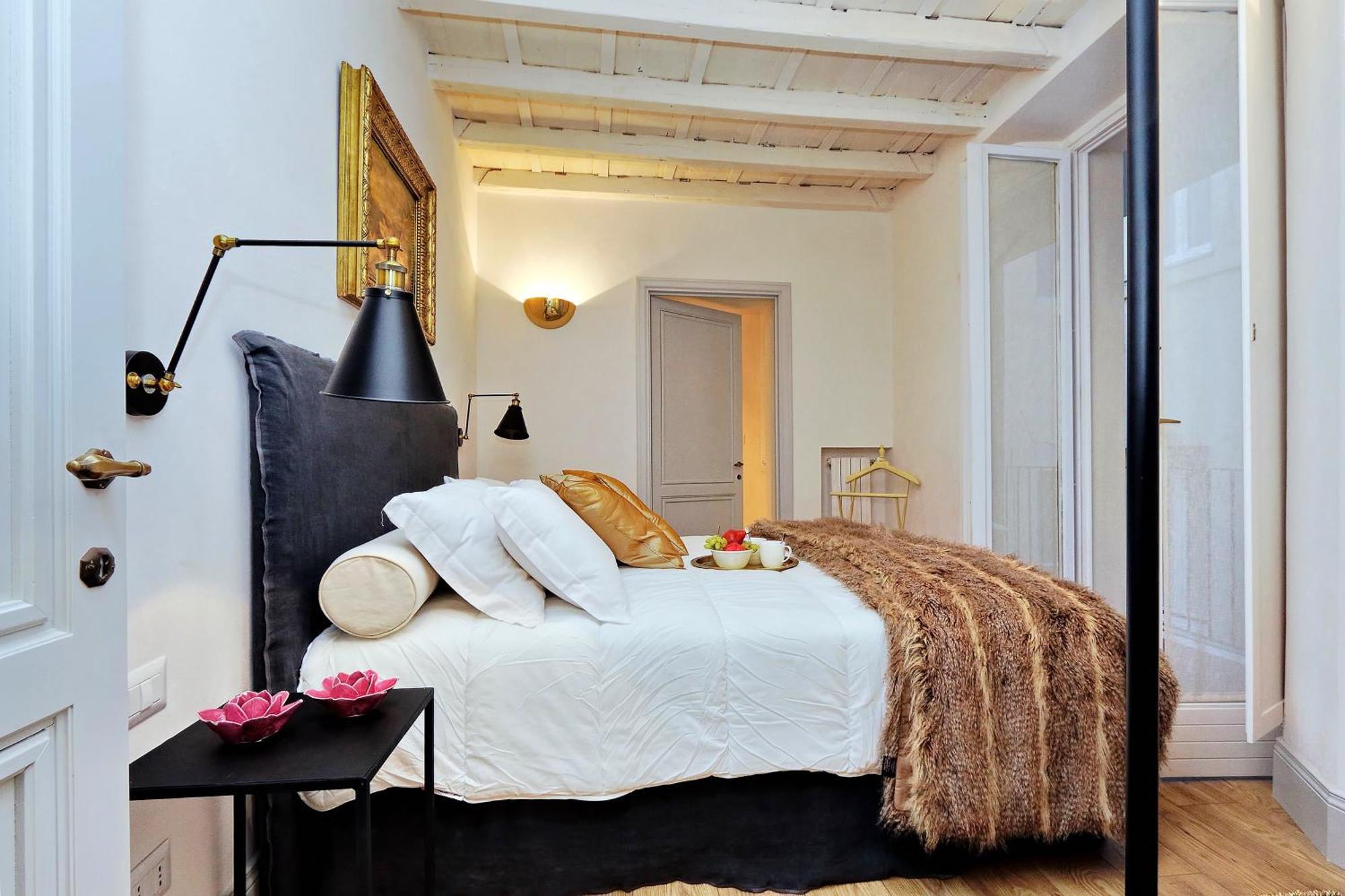 Luxury Charme Between Pantheon And Spanish Steps Rome Buitenkant foto