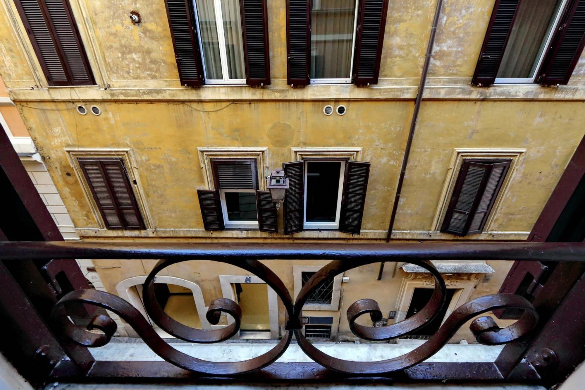 Luxury Charme Between Pantheon And Spanish Steps Rome Buitenkant foto